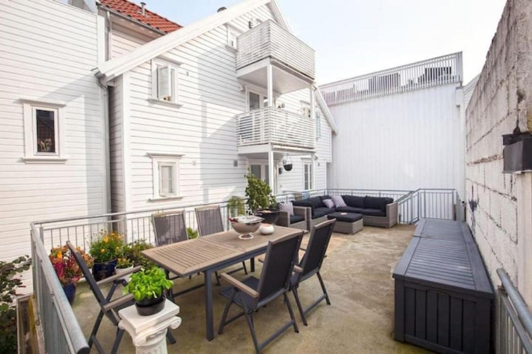 Apartment Right In The City Centre 스타방에르 외부 사진